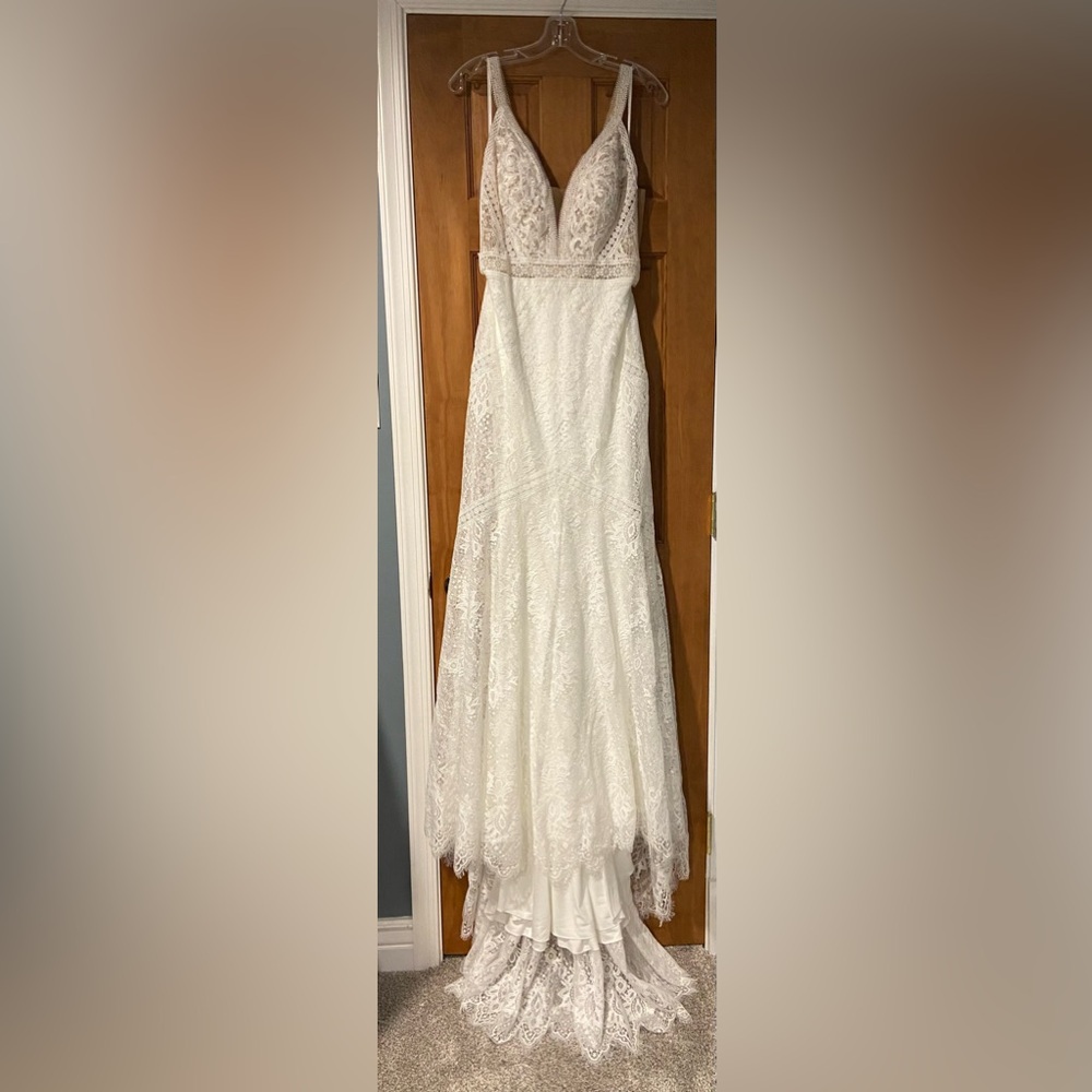 Elegant Lace Wedding Dress